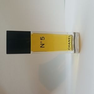 Chanel No.5 Eau de Toilette Spray
